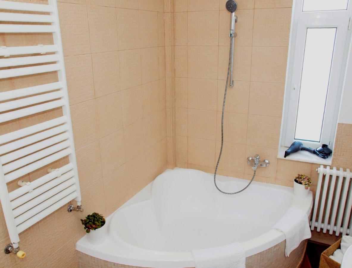 Sweet Dreams Suites Cismigiu Gardens 부쿠레슈티 외부 사진